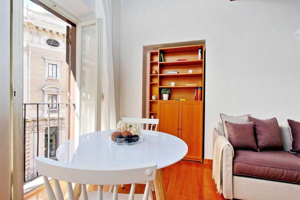 Rent In Trevi Fountain Apartment Rome